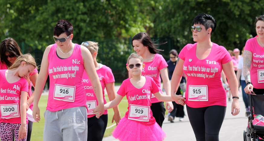 Chesterfield Race for Life (c) Claire Davison Photography