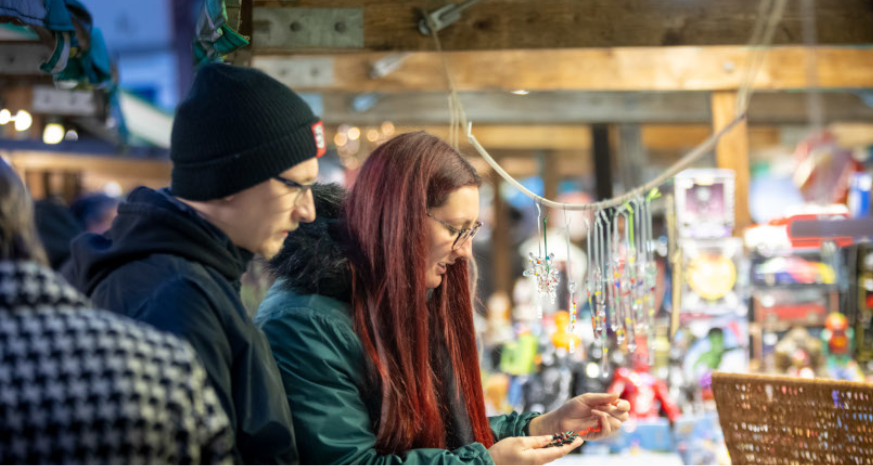 Christmas chesterfield market